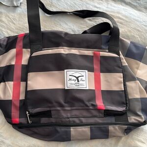 Travel Tote with Bottom Zip Compartmenttment